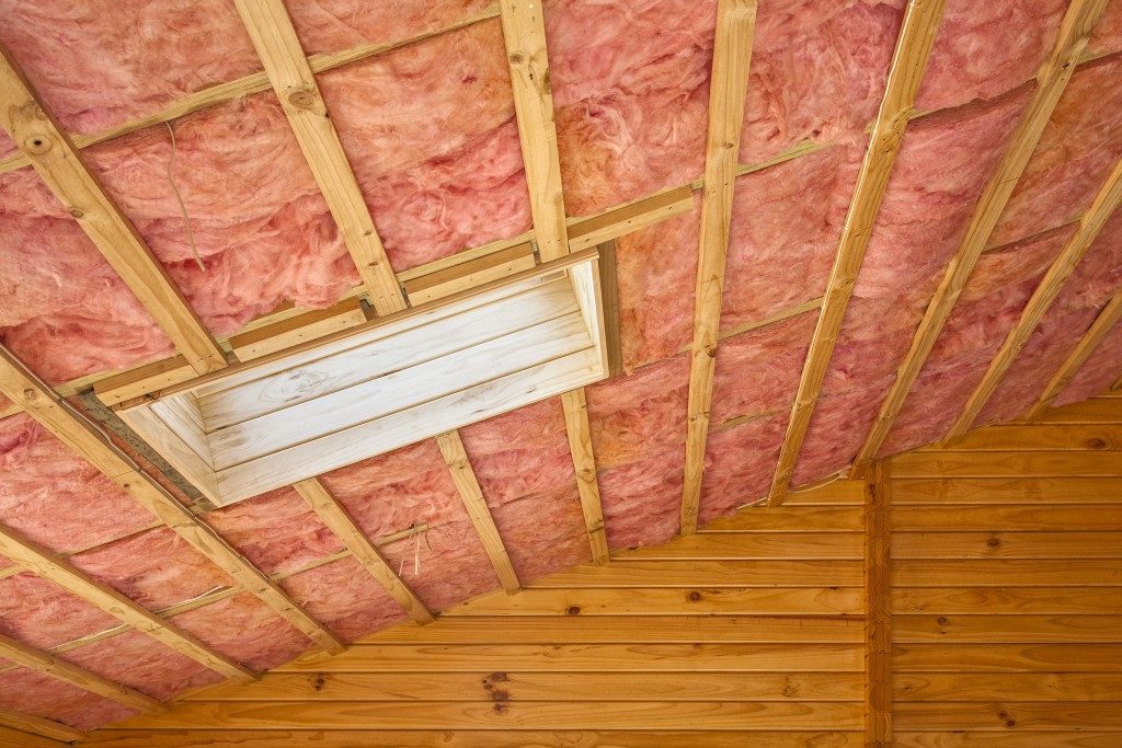 Fibreglass insulation installed in the ceiling