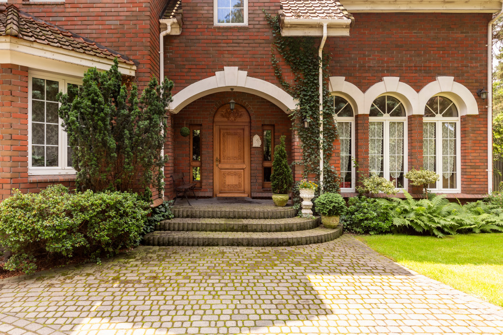 classis house entryway